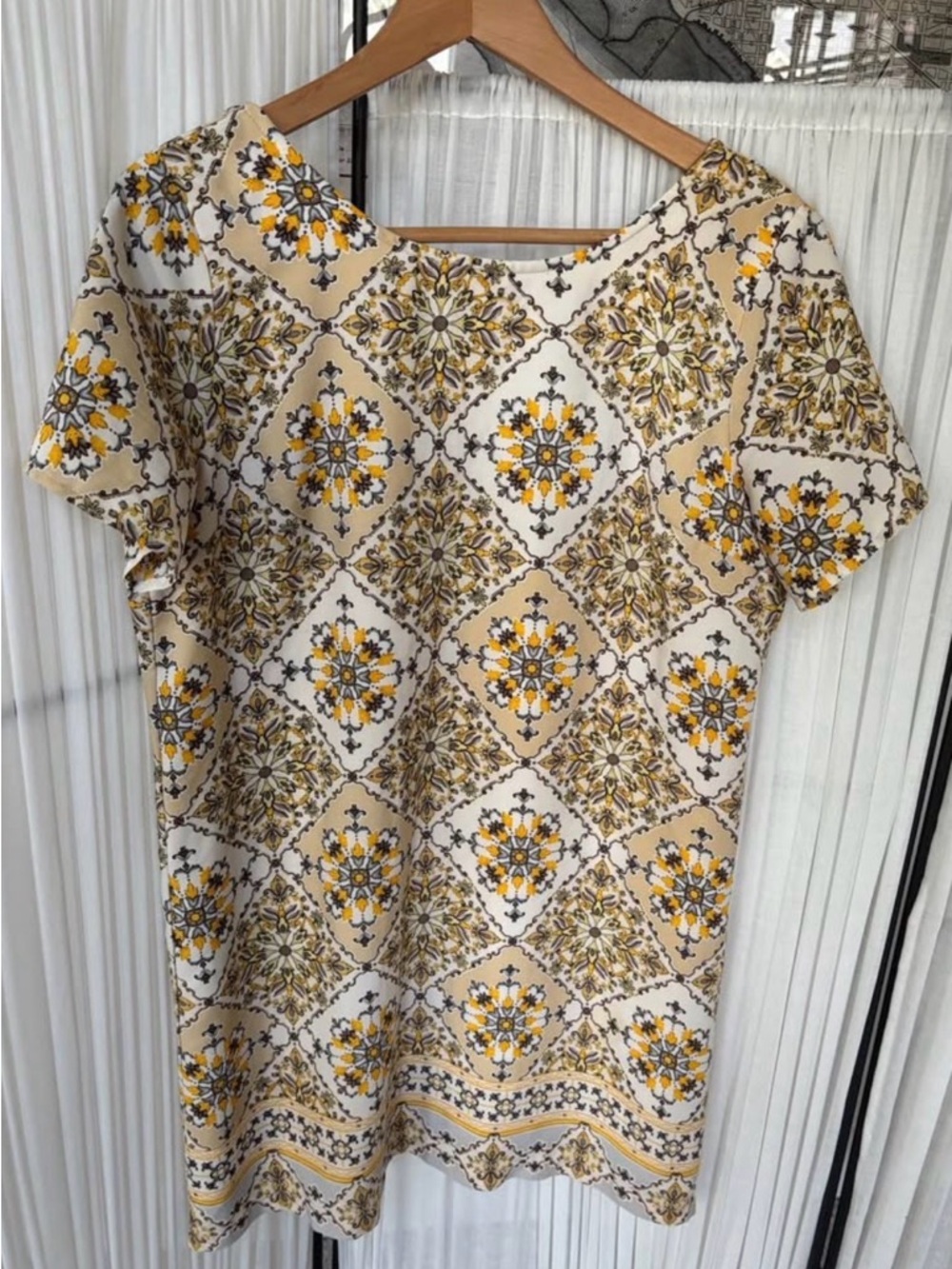 Lulu's Beige & Yellow Floral Tile Short Sleeve Top